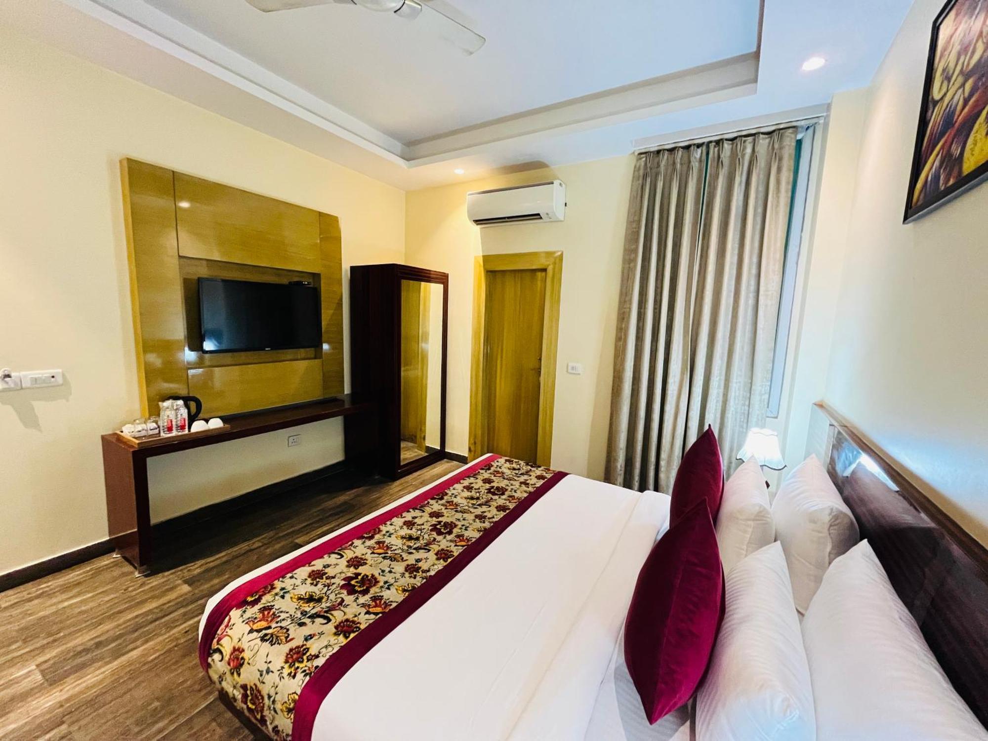 Hotel Banz Near Indira Gandhi Airport Delhi Yeni Delhi Dış mekan fotoğraf