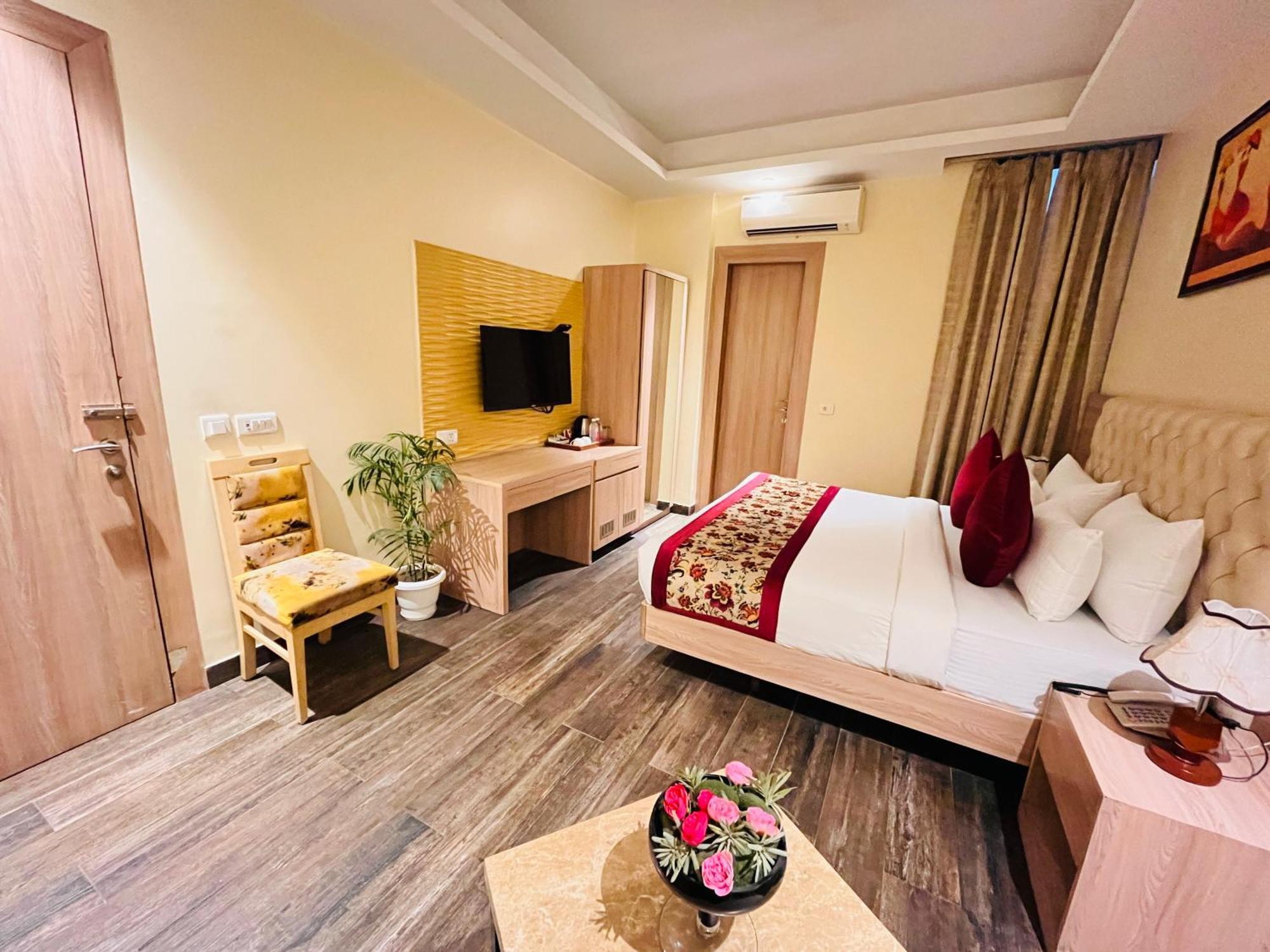Hotel Banz Near Indira Gandhi Airport Delhi Yeni Delhi Dış mekan fotoğraf
