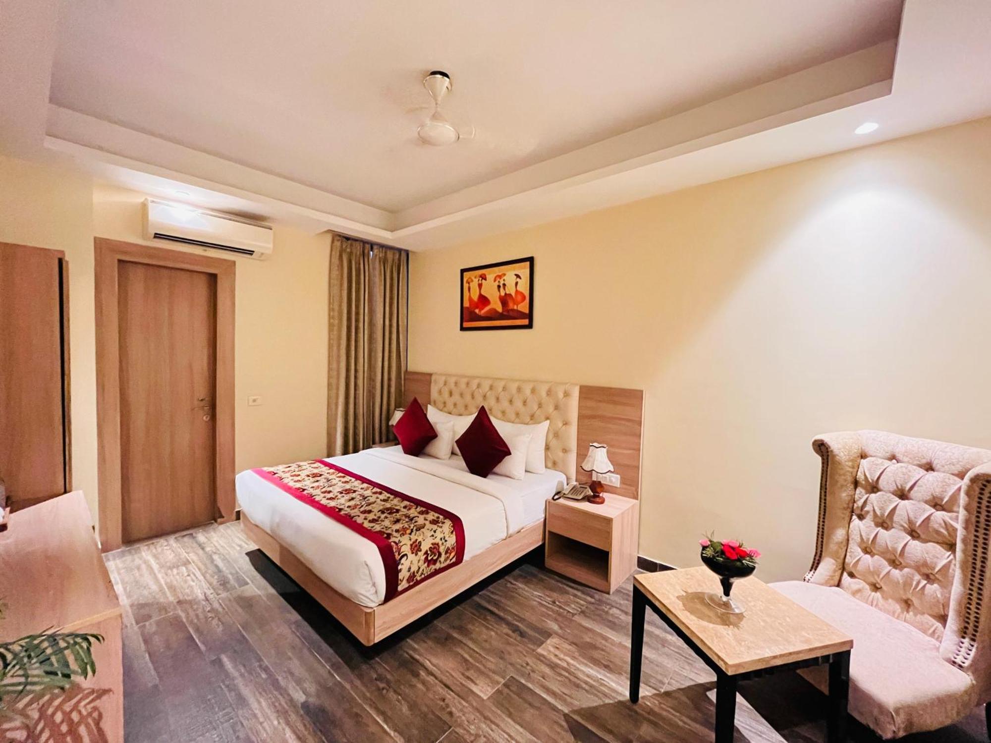 Hotel Banz Near Indira Gandhi Airport Delhi Yeni Delhi Dış mekan fotoğraf