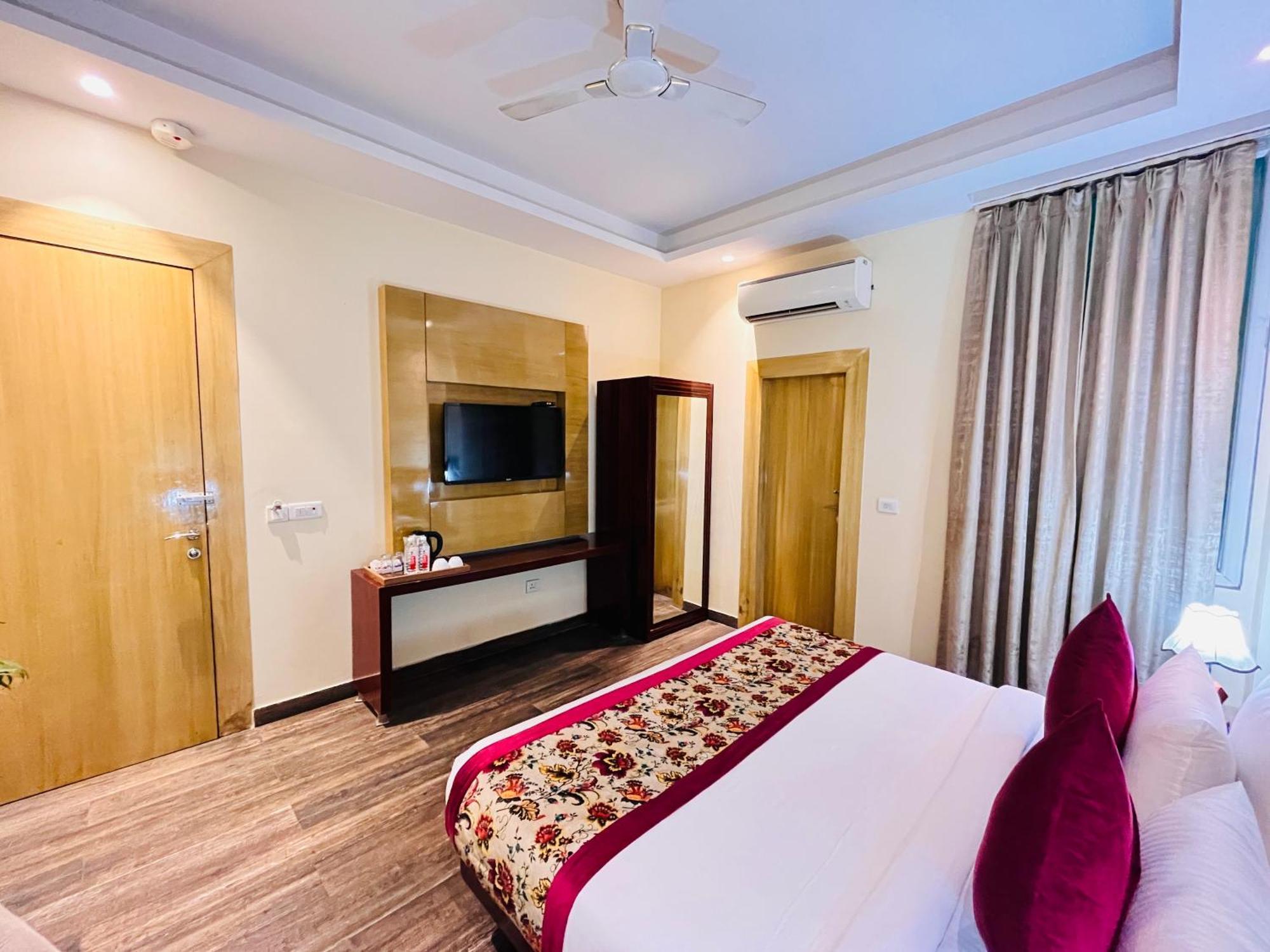 Hotel Banz Near Indira Gandhi Airport Delhi Yeni Delhi Dış mekan fotoğraf